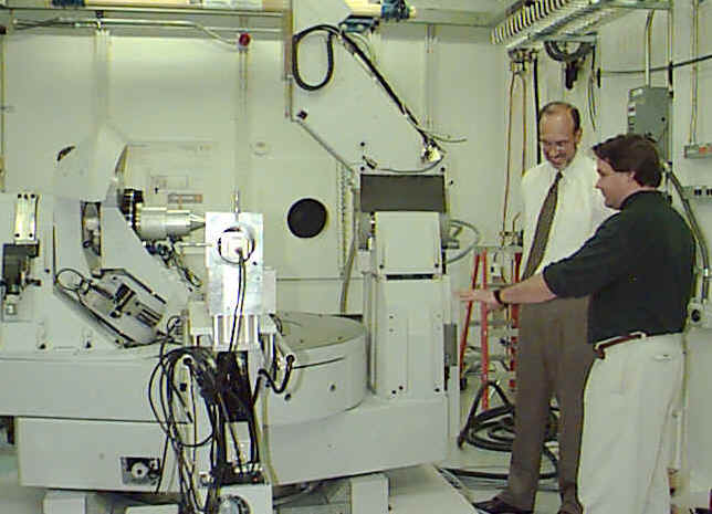 diffractometer_PE_DM.jpg (36871 bytes)